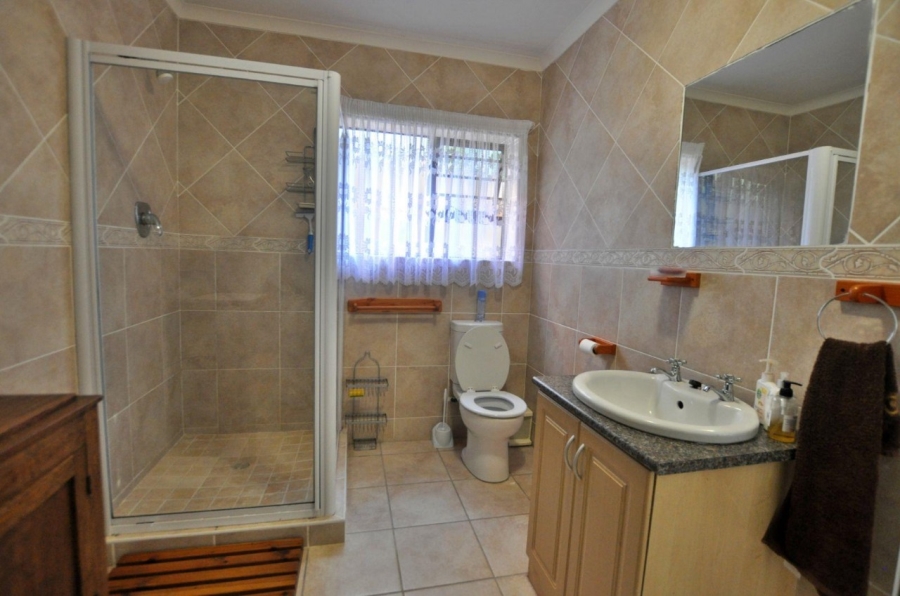 4 Bedroom Property for Sale in Fraaiuitsig Western Cape